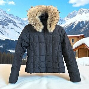 Marc New York Women’s Puffer Down Jacket w
Fur Trim Hood
Size M